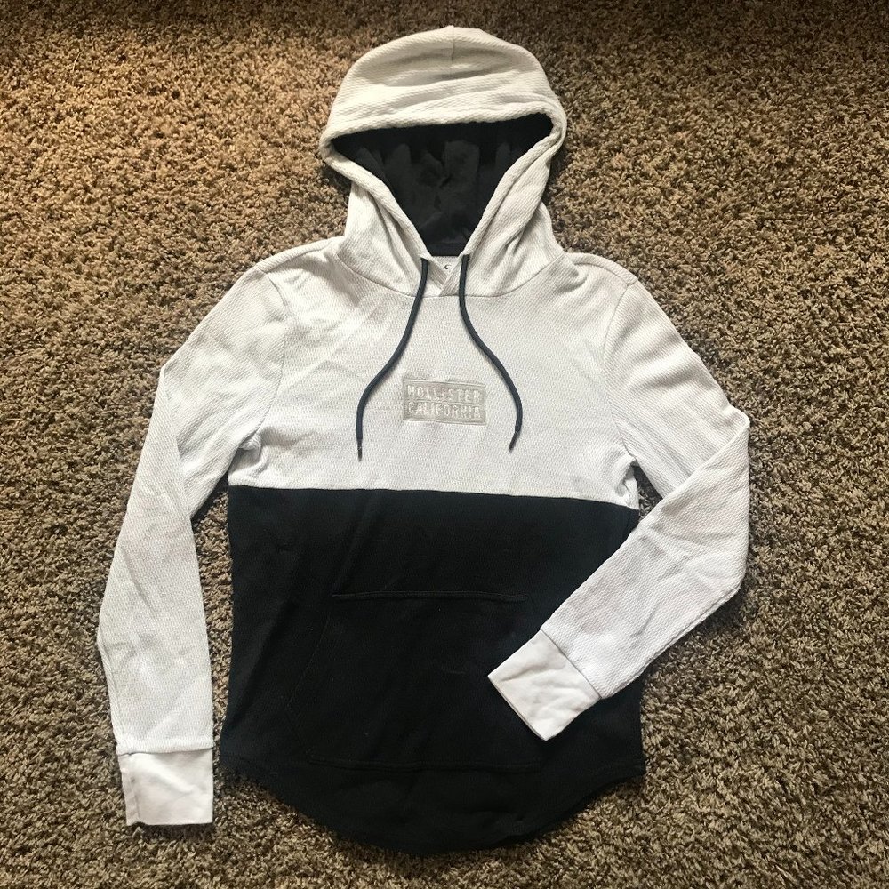 MENS- Hollister long sleeve hoodie tee (mens small)